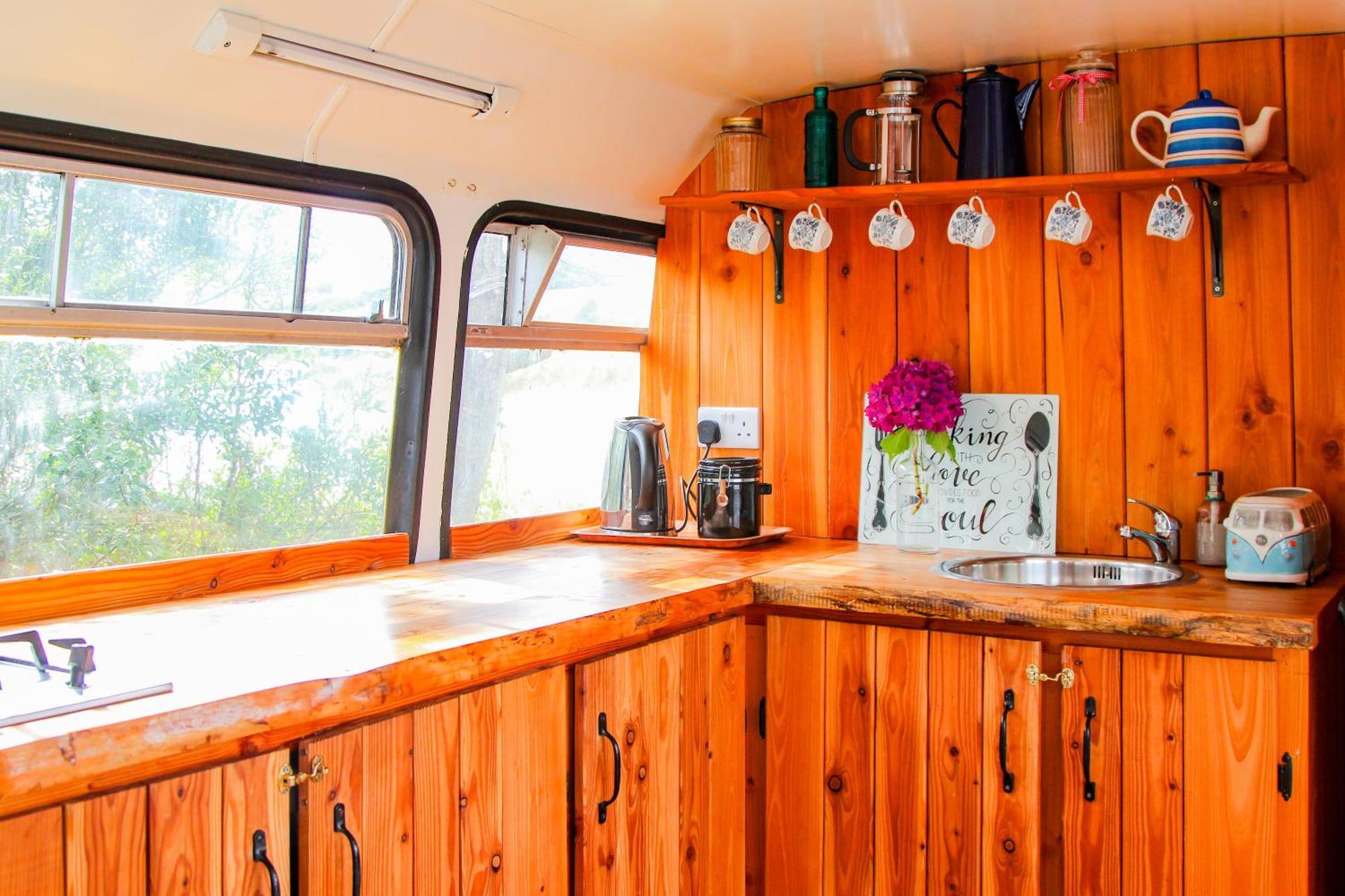 Отель Double Decker Bus At Valentia Island Escape Chapeltown Экстерьер фото