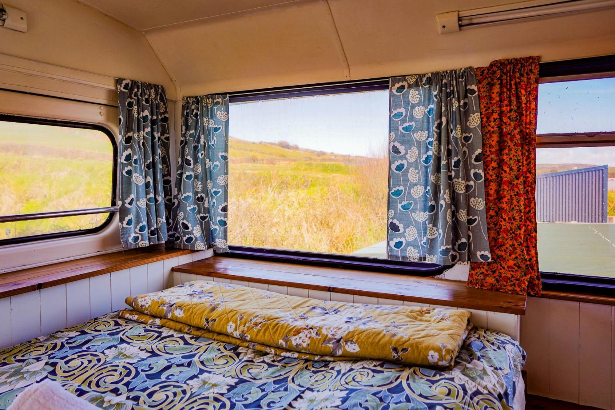 Отель Double Decker Bus At Valentia Island Escape Chapeltown Экстерьер фото